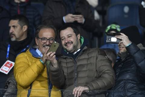 Foto IPP Paolo Bona Bergamo 16 02 2019 Campionato di Calcio Serie A 2018 2019 Atalanta- Milan nella foto il ministro dell interno matteo salvini - tifoso milanista - scatta selfie con i tifosi in tribuna Italy Photo Press Worldwide Copyright  0