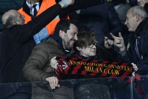Foto IPP Paolo Bona Bergamo 16 02 2019 Campionato di Calcio Serie A 2018 2019 Atalanta- Milan nella foto il ministro dell interno matteo salvini - tifoso milanista - scatta selfie con i tifosi in tribuna Italy Photo Press Worldwide Copyright  0