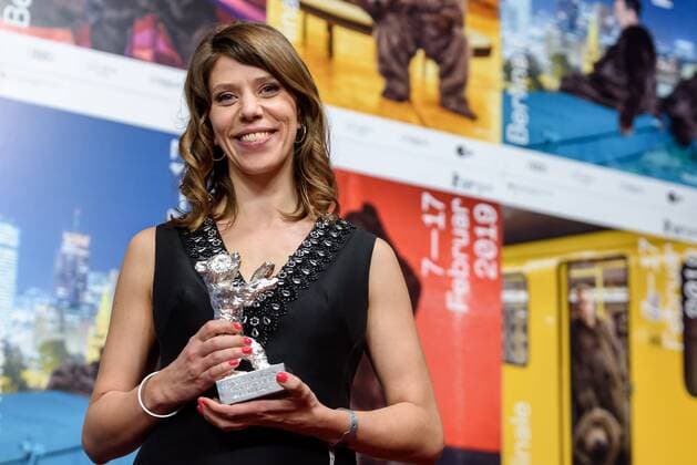 Director Nora Fingscheidt with the Silver Bear Alfred Bauer Award for the film Systemsprenger on the occasion of the 69th Berlin International Film Festival snapshot photography F Boillot