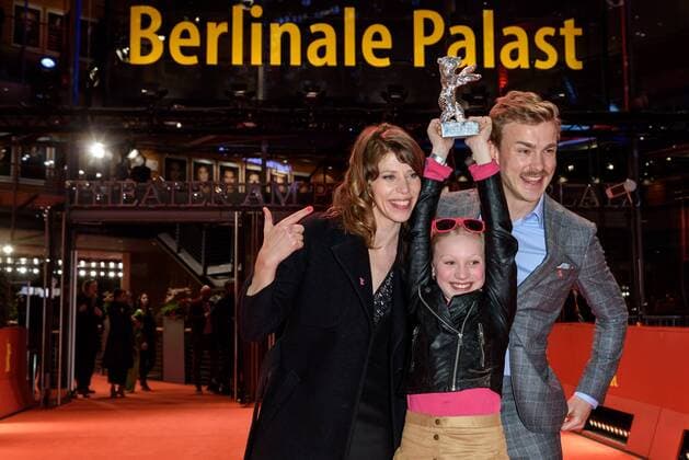 Director Nora Fingscheidt and the actors Helena Zengel Albrecht Schuch with the Silver Bear Alfred Bauer Award for the film Systemsprenger during the award ceremony on the occasion of the 69 International Film Festival Berlin snapshot photography F Boillot