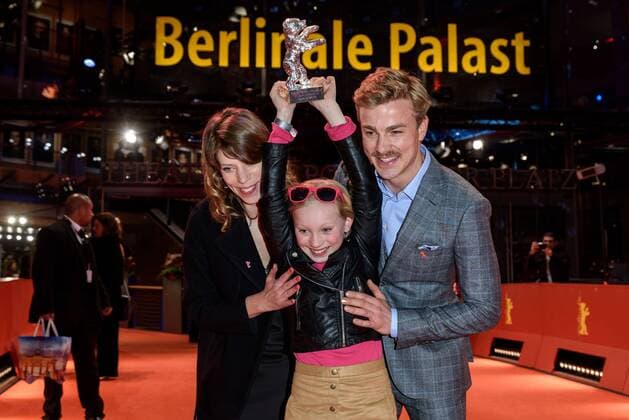 Director Nora Fingscheidt and the actors Helena Zengel Albrecht Schuch with the Silver Bear Alfred Bauer Award for the film Systemsprenger during the award ceremony on the occasion of the 69 International Film Festival Berlin snapshot photography F Boillot