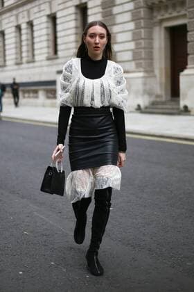 A chic showgoer attending the Toga show during London Fashion Week - Feb 16, 2019 - LFW: Fall 2019 Street Style Day 2, London England United Kingdom  Copyright: xValentinaxRanierix h_00581274