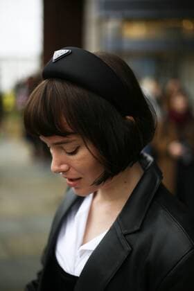 A chic showgoer attending the Alexa Chung show during London Fashion Week - Feb 16, 2019 - LFW: Fall 2019 Street Style Day 2, London England United Kingdom  Copyright: xValentinaxRanierix h_00581269