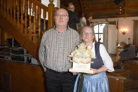 Lieblingsbiergarten bis 200 Plaetze Hans Inge Blum Alte Roggenschaenke Roggenburg Award winner Munich 18 02 19 Hofbraeuhaus Bayerischer Wirtshauskultur Award ceremony For Lieblingsbiergarten and Bayerischer Stammtischbruder 2019 Competition Wirtshaus