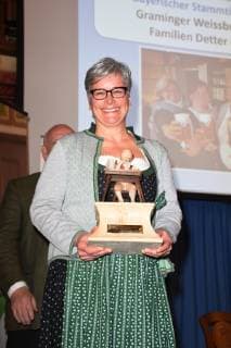 Bayerischer Stammtischbruder 2019 winner Sabine Detter Graminger Weissbraeu Altoetting Muenchen 18 02 19 Hofbraeuhaus Bayerischer Wirtshauskultur award ceremony for favourite beer garden and Bayerischer Stammtischbruder 2019 competition inn