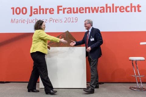 The SPD Bundestag faction celebrates 100 years of womens suffrage in Germany Berlin 18 02 2019 Event of the SPD Bundestag faction on 100 years of womens suffrage - Our goal is parity and the awarding of the Marie Juchacz Prize 2019 Wilhelm Schmidt President of Arbeiterwohlfahrt e V AWO and Andrea Nahles Chairwoman of the SPD Bundestag faction Federal Minister of