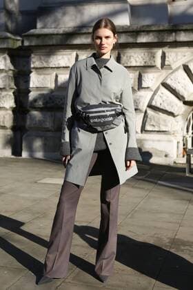 Model Giedre Dukauskaite attending the Victoria Beckham show during London Fashion Week - Feb 17, 2019 - LFW: Fall 2019 Street Style Day 3, London England United Kingdom  Copyright: xValentinaxRanierix h_00581430