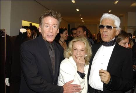 SOIREE D INAUGURATION DE LA BOUTIQUE CALVIN KLEIN DE L AVENUE MONTAIGNE: CALVIN KLEIN, JEANNE MOREAU & KARL LAGERFELD. 5446 2002-10-03 Boutique Calvin Klein Paris France Moreau, Jeanne; Lagerfeld, Karl; Klein, Calvin  Copyright: xFTWx STAR_5446_04