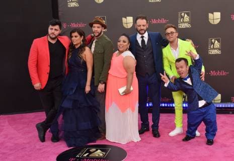 The cast of Me Caigo de Risa poses on the magenta carpet of the Lo Nuestro Awards at the American Airlines Arena in Miami, USA, 21 February 2019. Lo Nuestro celebrates today a new edition of these popular voting awards organized by the network Univision and which awards the best Hispanic artists of the last year. Lo Nuestro Awards 2019 !ACHTUNG: NUR REDAKTIONELLE NUTZUNG!  Copyright: xGastonxDexCardenasx AME6793 20190222-636864065596228054