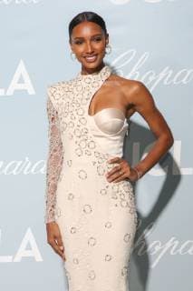 Jasmine Tookes at the UCLA Institute of the Environment and Sustainability IoES Gala on 21 02 2019 in Beverly Hills Los Angeles UCLA s Institute of the Environment and Sustainability IoES Gala 2019 in Los Angeles
