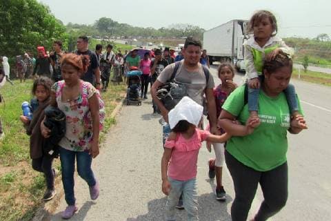 February 22, 2019 - EUM20190222NAC37.JPG .HUIXTLA, Chi. MigrantsMigrantes-Caravana.- 22 de febrero de 2019. Aspectos del avance de la Caravana Migrante, que luego de caminar 12 horas llegaron a Huixtla en donde policias federales les impidieron la entrada a la cabecera municipal para descansar en el parque como lo hicieron integrantes de las caravanas pasadas. Foto: Agencia EL UNIVERSALEELG  - ZUMAu78_ 20190222_zaf_u78_096 Copyright: xElxUniversalx