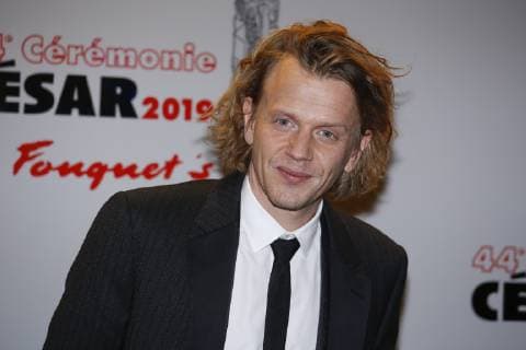 Alex Lutz CELEBRITES : Photocall des 44me Cesar au Fouquets - Paris - 22 02 2019 StephenCaillet Panoramic 