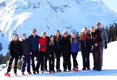 25-02-2019 Lech Queen Maxima and King Willem-Alexander and Princess Amalia and Princess Alexia and Princess Ariane pose during a photocall during the ski holiday in Lech am Arlberg, Austria. Princess Beatrix and Princess Laurentien and Prince Constantijn and Eloise and Claus Casimir and Leonore also attended the photosession.  Copyright: xPPEx