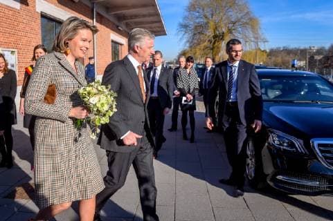 Queen Mathilde of Belgium and King Philippe - Filip of Belgium arrive for a visit of Belgian Royal couple in Antwerp province, with a social and artistic workshop called De Loods for persons psychologically vulnerable, in Duffel, Tuesday 26 February 2019.  LUCxCLAESSEN 05538517
