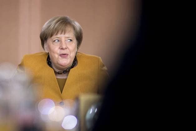 News Themen der Woche KW09 News Bilder des Tages Angela Merkel, Kabinett DEU, Deutschland, Germany, Berlin, 27.02.2019 Angela Merkel, Bundeskanzlerin CDU, vor der Kabinettssitzung im Berliner Kanzleramt in Berlin. Angela Merkel, Chancellor CDU, during a cabinet meeting at the chancellor office in Berlin, Germany.
