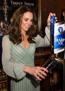 . 27 02 2019. Belfast , Northern Ireland, United Kingdom. The Duke and Duchess of Cambridge at the Belfast Empire Music Hall where they pulled pints of beer on the first day of their two day trip to Northern Ireland. Pic: i-Images Pool  xi-Imagesx xPoolx IIM-19346-0235