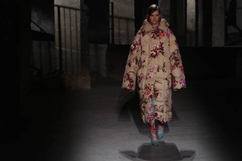 (190227) -- PARIS, Feb. 27, 2019 -- A model presents a creation for Dries Van Noten Fall Winter 2019 2020 ready-to-wear collection show during the Paris Fashion Week in Paris, France, Feb. 27, 2019. ) FRANCE-PARIS-FASHION WEEK-DRIES VAN NOTEN PieroxBiasion 