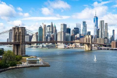 The view over the East River towards the Brooklyn Bridge and Lower Manhattan, New York, United States of America, North America Copyright: MattxParry 1263-149