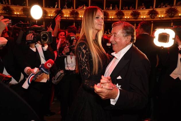 Entertainment Themen der Woche KW09 Entertainment Bilder des Tages Opernball Wien, Oper, 28. 02. 2019 Richard LUGNER, Elle MacPHERSON *** Opera Ball Vienna Opera 28 02 2019 Richard LUGNER Elle MacPHERSON