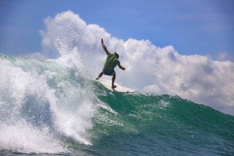 Indonesia, Bali, Kuta, surfer falling model released Symbolfoto  KNTF02595