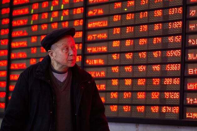 (190304) -- NANJING, March 4, 2019 -- An investor is seen at a stock exchange in Nanjing, capital of east China s Jiangsu Province, March 4, 2019. Chinese shares close higher Monday, following MSCI s decision to increase the weight of China A-shares in its indexes and the newly unveiled regulations on the sci-tech board. The benchmark Shanghai Composite Index gained 1.12 percent to finish at 3,027.58, breaking through the 3,000-point level. ) CHINA-STOCKS (CN) SuxYang 