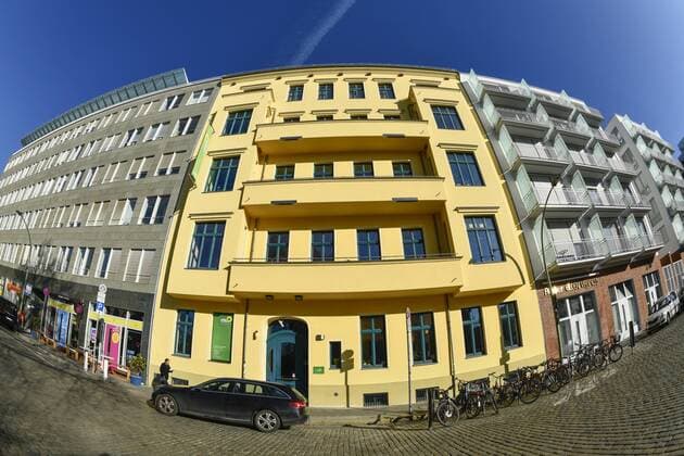 BUENDNIS 90 DIE GRUENEN Bundesgeschäftsstelle Platz vor dem Neuen Tor Mitte Berlin Germany