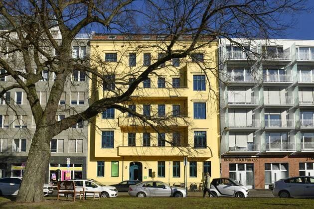 BUENDNIS 90 DIE GRUENEN Bundesgeschäftsstelle Platz vor dem Neuen Tor Mitte Berlin Germany