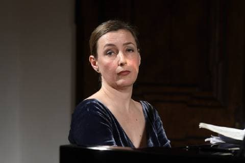 Reading with music of the chamber actress Julia Gschnitzer and the Bulgarian top pianist Biliana Tzinlikowa on the topic Women My Art I will not leave my art in the context of the series of events Frozen Flowers of the Sa