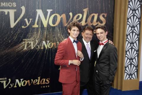 March 11 2019 EUM20190311ESP01 JPG MEXICO CITY AwardsPremios TV y Novelas Aspectos de la alfombra de los premios TV y Novelas del noche del domingo 10 de marzo de 2019 In the picture the producer Juan Osorio and the actors Emilio Osorio and Joaquin Bondoni Foto Agencia EL UNIVERSALLuis CortesEELG  - ZUMAu78_ 20190311_zaf_u78_004 Copyright: xElxUniversalx