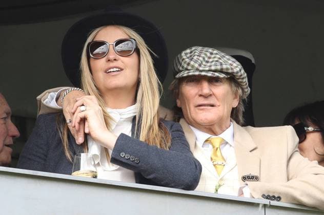 Entertainment Themen der Woche KW11 Entertainment Bilder des Tages . 14 03 2019. Cheltenham, United Kingdom. Rod Stewart and Penny Lancaster on day three of the Cheltenham Festival .  xStephenxLockx xi-Imagesx IIM-19426-0030