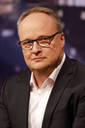 Oliver Welke in der Personality-Show Sträters Männerhaushalt in der Steffy Turbinenhalle. Oberhausen, 13.03.2019 *** Oliver Welke in the Personality Show Sträters mens household in the Steffy Turbinenhalle Oberhausen 13 03 2019 Foto:xgbrcix xFuturexImage