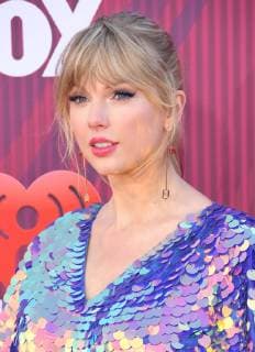 14 March 2019 - Los Angeles, California - Taylor Swift. 2019 iHeart Radio Music Awards held at Microsoft Theater. Photo Credit: Birdie Thompson AdMedia 236451 2019-03-14 California Los Angeles Etats-Unis  Copyright: xAdMediax STAR_236451_013