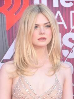14 March 2019 - Los Angeles, California - Elle Fanning. 2019 iHeart Radio Music Awards held at Microsoft Theater. Photo Credit: Birdie Thompson AdMedia 236451 2019-03-14 California Los Angeles Etats-Unis  Copyright: xAdMediax STAR_236451_043