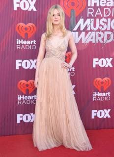 14 March 2019 - Los Angeles, California - Elle Fanning. 2019 iHeart Radio Music Awards held at Microsoft Theater. Photo Credit: Birdie Thompson AdMedia 236451 2019-03-14 California Los Angeles Etats-Unis  Copyright: xAdMediax STAR_236451_047