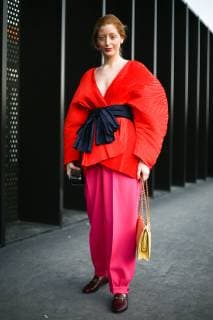 A chic showgoer attending the Gucci show during Milan Fashion Week - Feb 20, 2019 - MFW: Fall 2019 Street Style Day 1, Milan Italy  Copyright: xValentinaxRanierix VRMFW20190220ZDC135