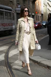 A chic showgoer attending the Dolce & Gabbana show during Milan Fashion Week - Feb 24,2019 - MFW: Fall 2019 Street Style Day 5, Milan Italy  Copyright: xValentinaxRanierix VRMFW20190224ZDC46