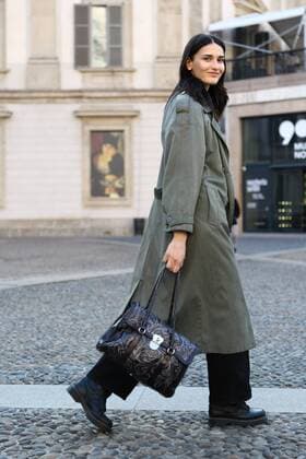 A chic showgoer attending the Jenny show during Milan Fashion Week - Feb 21, 2019 - MFW: Fall 2019 Street Style Day 2, Milan Italy  Copyright: xValentinaxRanierix VRMFW20190221ZDC142