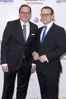 Thomas Kufen with husband David Lüngen at the presentation of the 14 Steiger Award 2019 at the Casino Zollverein Essen 16 03 2019 Foto:xC.xHardtx xFuturexImage