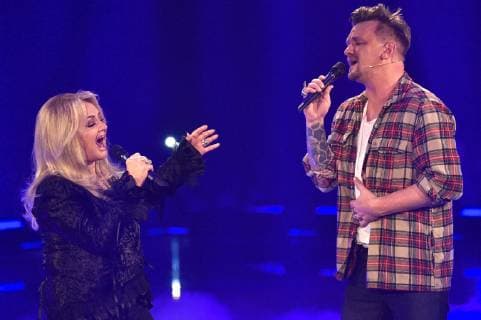 Bonnie Tyler und Ben Zucker in der TV Show Alle singen Kaiser - das große Schlagerfest in der Media City. Leipzig, 16.03.2019 *** Bonnie Tyler and Ben Zucker on the TV show Alle singen Kaiser das große Schlagerfest in der Media City Leipzig 16 03 2019 Foto:xF.xKernx xFuturexImage
