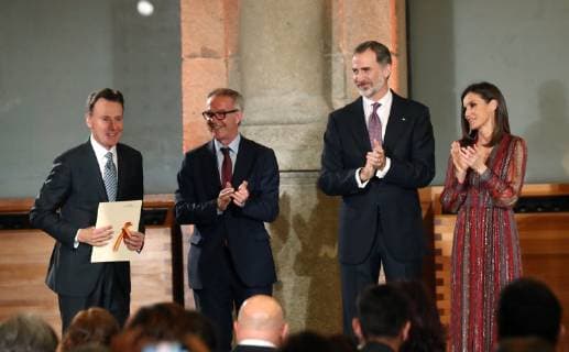 King Felipe VI of Spain (2R), Queen Letizia (R) and Spanish Culture and Sports Minister Jose Guirao (2L) applaud at Spanish journalist Matias Prats after giving him the National Culture Award during a ceremony held at the Prado Museum in Madrid, Spain, 19 March 2019. The awards, which were selected in 2017, will be delivered to the Spanish writers Rosa Montero and Fernando Aramburu, journalist Matias Prats, fashion designer Agatha Ruiz de la Prada and bullfighter Enrique Ponce. Spanish Royal Couple attend the National Culture Awards ceremony in Madrid !ACHTUNG: NUR REDAKTIONELLE NUTZUNG!  Copyright: xKikoxHuescax GRAF6895 20190319-636886280786583390