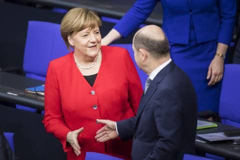 Bundeskanzlerin Angela Merkel (L), CDU, und Bundesfinanzminister Olaf Scholz (R), SPD, aufgenommen im Rahmen der Regierungserklaerung zum Europaeischen Rat im Deutschen Bundestag. Berlin, 21.03.2019. Berlin Deutschland *** Federal Chancellor Angela Merkel L CDU and Federal Minister of Finance Olaf Scholz R SPD admitted as part of the government declaration on the European Council in the German Bundestag Berlin 21 03 2019 Berlin Germany Copyright: xFlorianxGaertner photothek.netx