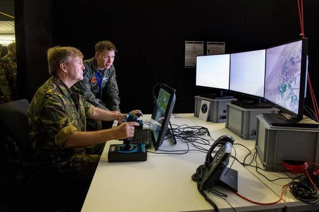 Entertainment Themen der Woche KW12 Entertainment Bilder des Tages 22-03-2019 Vredepeel King Willem-Alexander visiting the Defense Ground-bound Air Defense Command (DGLC), Grondgebonden Luchtverdedigingscommando, and the Joint Project Optic Windmill (JPOW), the largest air and missile defense exercise in Europe of the Dutch Armed Forces in Vredepeel.  Copyright: xPPEx