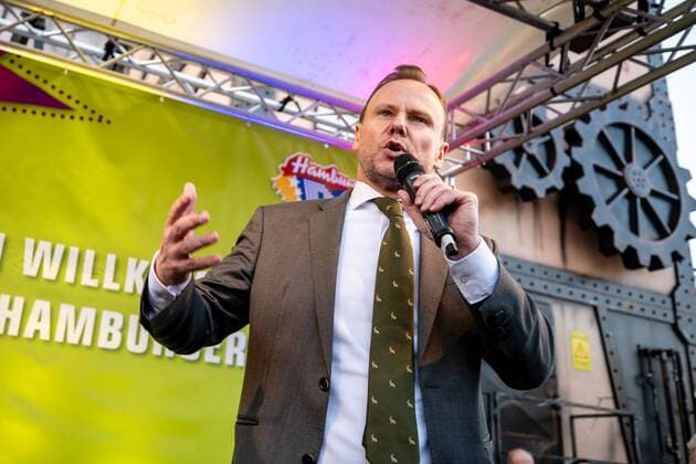 Hamburger Fruehlingsdom 2019 Opening Hamburger Fruehlingsdom 2019 with Senator Andy Grote Dom Kirmes Opening Rummel Volksfest