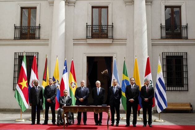 News Themen der Woche KW12 News Bilder des Tages Chile, Abkommen zur Erneuerung einer Südamerikanischen Union unterzeichnet Santiago 22 de marzo de 2019 Presidentes firman acuerdo de renovacion y fortalecimiento de la integracion de America del Sur. en el Palacio de La Moneda. . Ramon Monroy Aton Chile, Santiago Chile Aton_295919 *** Santiago March 22, 2019 Presidents sign agreement to renew and strengthen the integration of South America at La Moneda Palace Ramon Monroy Aton Chile Santiago Chile Aton 295919  Copyright: RAMONxMONROY ATONCHILE