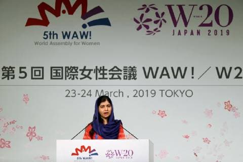 Berühmte Feministinnen, Malala Yousafzai Nobel laureate Malala Yousafzai in Japan Nobel Peace Prize laureate Malala Yousafzai of Pakistan delivers a keynote speech on the first day of the two-day World Assembly for Women conference in Tokyo on March 23, 2019. (Pool photo) 