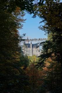 Neuschwanstein castle with Marienbrücke, bridge on October 9, 2018 in Hohenschwangau, Germany. Photographer: Peter Schatz