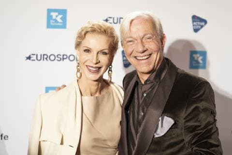 Award ceremony German Sports Journalist Award 2019 Red Carpet Gala Event in the Grand Elysee Hamburg Jo Groebel with wife Grit Weiss Award ceremony German Sports Journalist Award 2019 Red Carpet Gala Event in the Grand Elysee Hamburg Hamburg Hamburg Germany Hotel Grand Elysee