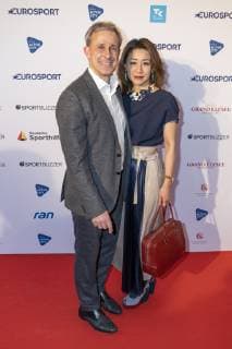 Award ceremony German Sports Journalist Award 2019 Red Carpet Gala Event at Grand Elysee Hamburg Pierre Littbarski and wife Hitomi Award ceremony German Sports Journalist Award 2019 Red Carpet Gala Event at Grand Elysee Hamburg Hamburg Hamburg Germany Hotel Grand Elysee