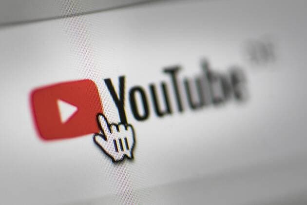 The mouse pointer points to the logo of YouTube Berlin 26 03 2019 Berlin Germany Copyright: xFlorianxGaertner photothek.netx