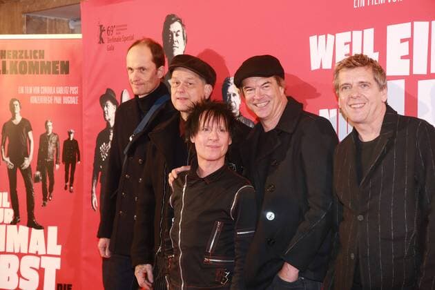 Entertainment Themen der Woche KW13 Entertainment Bilder des Tages Bundesweiter Kinostart des Tourfilms der Toten Hosen in der Essener Lichtburg. Titel: Weil du nur einmal lebst- Die Toten Hosen auf Tour, Regie Cordula Kablitz-Post *** Nationwide theatrical release of the tour film Toten Hosen in the Lichtburg in Essen Title Weil du nur einmal leben Die Toten Hosen auf Tour Director Cordula Kablitz Post